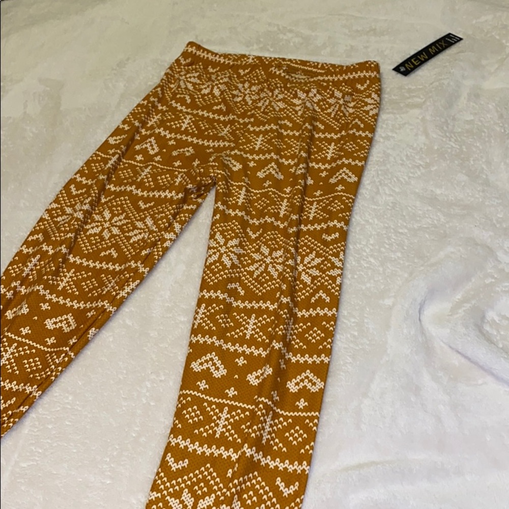 Yellow winter themed leggings